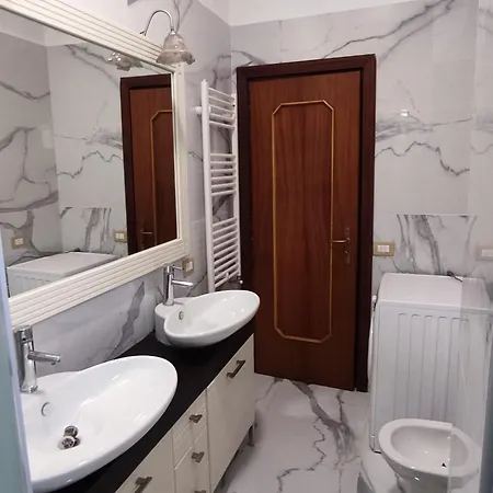 Residenza Regina Margherita, Apud Montes *